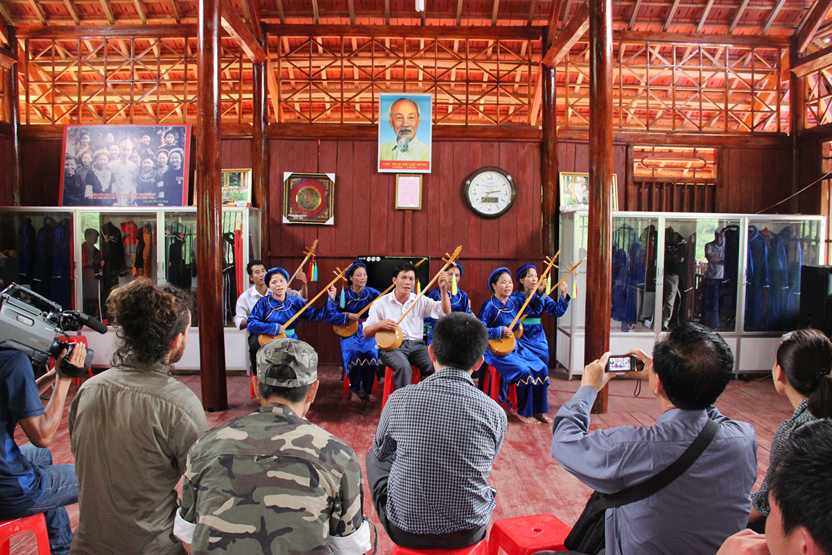 Bản sắc văn hóa độc đáo và da dạng là một thế mạnh để huyện Sơn Động phát triển du lịch cộng đồng.