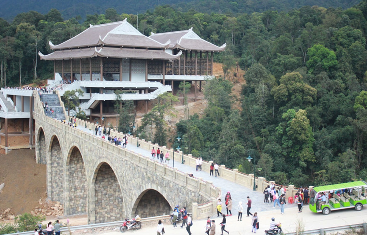 Du lịch tâm linh cũng là một thế mạnh đang được huyện chú trọng.