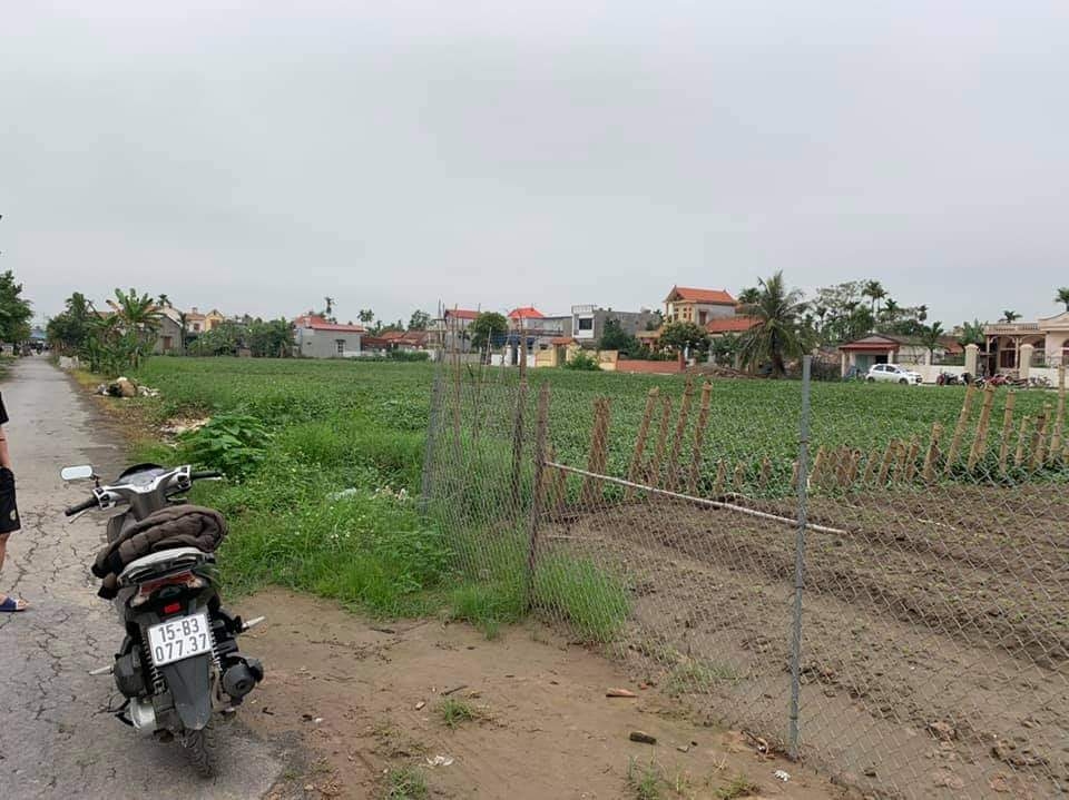 Kể cả ở vùng ngoại thành, cho dù chưa được đầu tư hạ tầng, giá đắt cũng tăng cao.