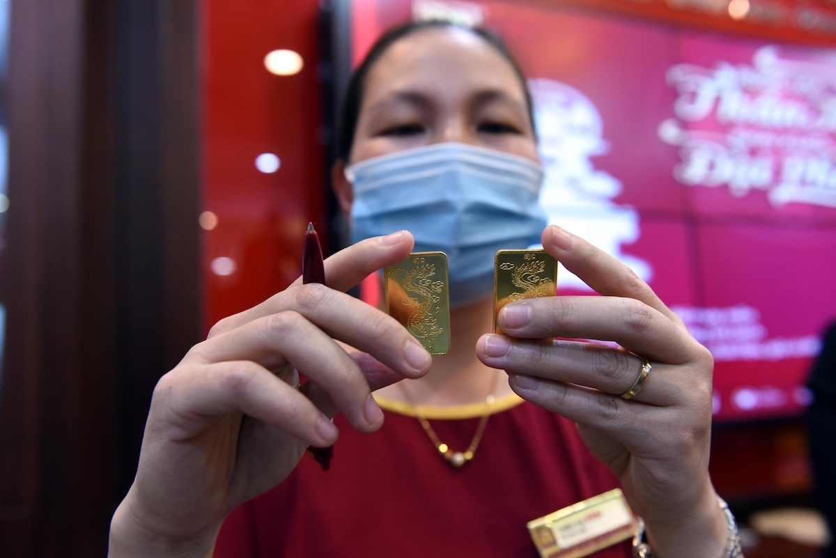 Giá vàng SJC giảm mạnh ở hầu hết các cơ sở kinh doanh vàng. (Ảnh: Int)