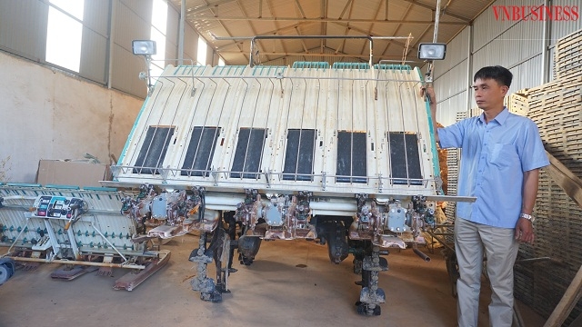 Ứng dụng công nghệ máy cấy giảm tối thiểu 1/2 lượng hạt giống so với phương pháp gieo sạ truyền thống.