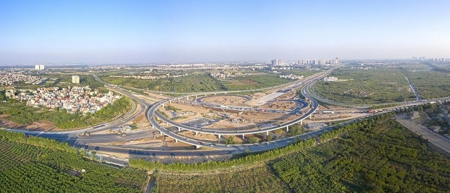 Hà Nội trong những năm gần đây đầu tư mạnh mẽ cho cơ sở hạ tầng, góp phần tăng tính kết nối trong nội đô cũng như đến các tỉnh thành khác.