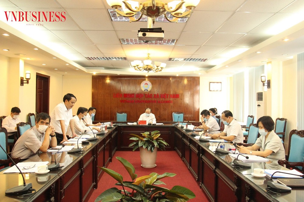 Tại hội nghị, các đại biểu thảo luận về việc triển khai Nghị định 45/2021/NĐ-CP, thông qua Kế hoạch và Đề cương tổng kết 20 năm thực hiện Nghị quyết số 13-NQ/TW, tổng kết 10 năm thi hành Luật HTX 2012 và tổng kết Nghị quyết số 19 NQ/TW.