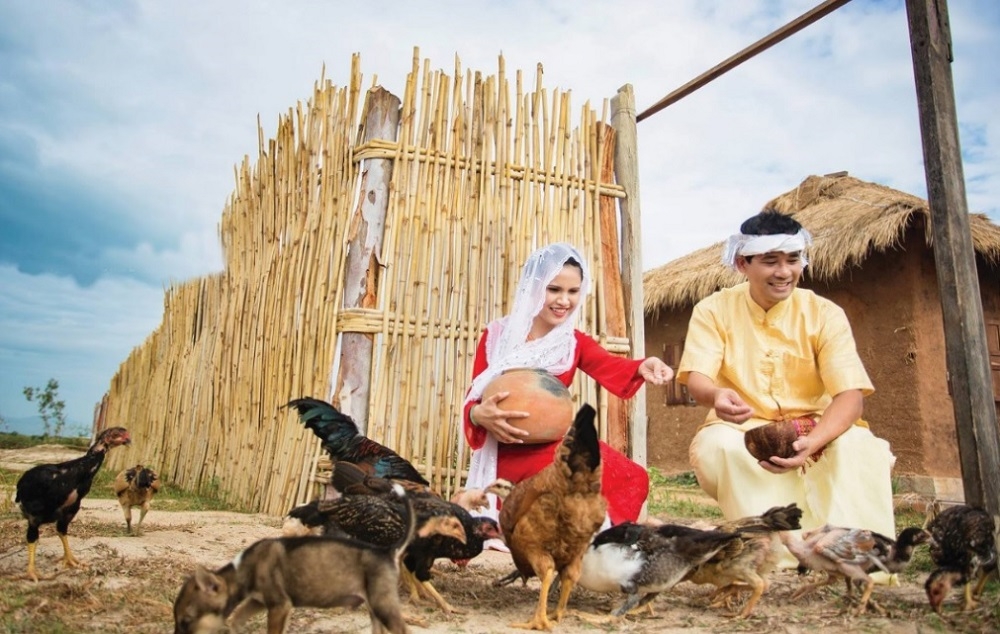 Đời sống của đồng bào dân tộc Chăm đã được cải thiện nhờ những chính sách phù hợp.