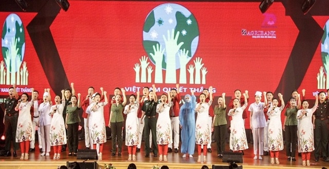 Phần thi mở đầu của cán bộ Agribank đã mang đến cho khán giả màn trình diễn xúc động