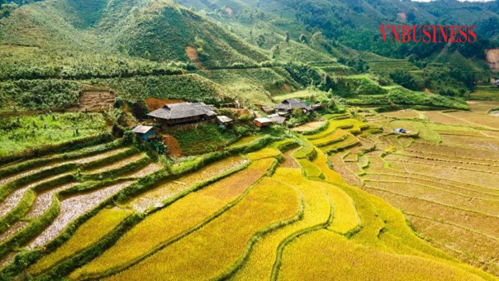 Quang cảnh Bản Liền đẹp như tranh, hấp dẫn du khách dừng chân.