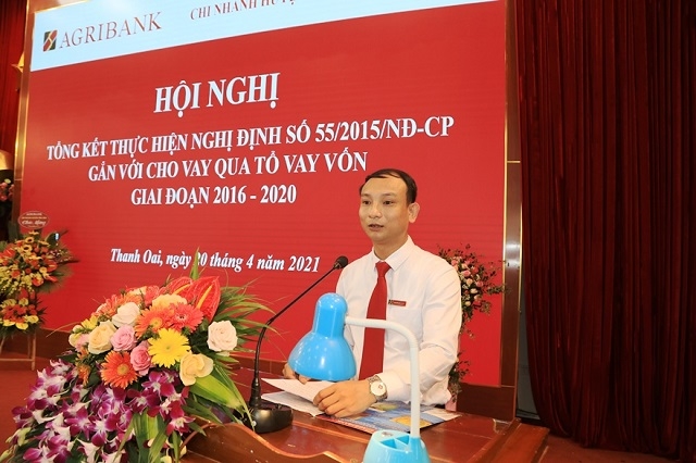 Ông Nguyễn Hữu Tuyên - Phó Giám đốc phụ trách Agribank chi nhánh huyện Thanh Oai - Hội nghị phát biểu khai báo.