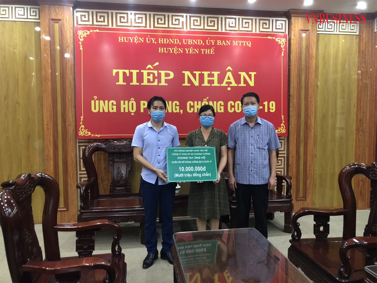 HTX Nông nghiệp xanh Yên Thế, huyện Yên Thế ủng hộ tại Ủy ban MTTQ huyện Yên Thế.