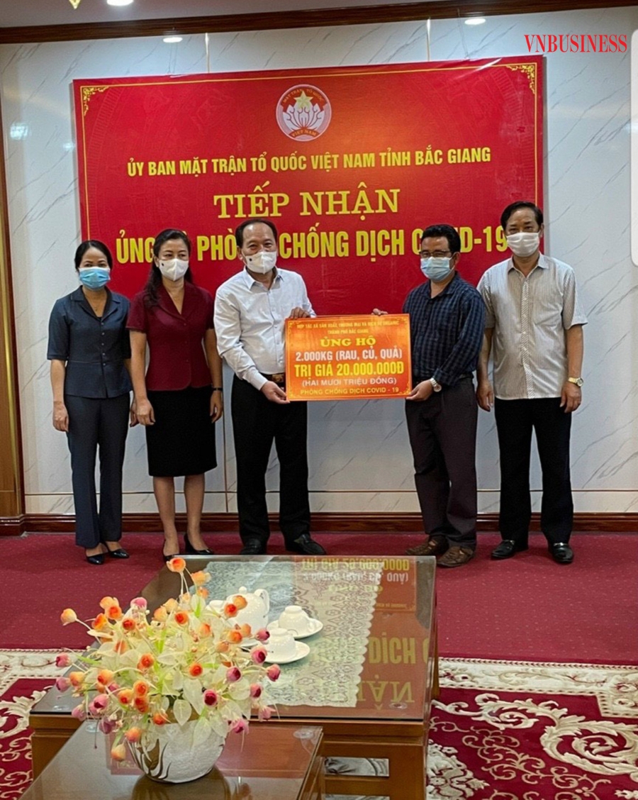 HTX sản xuất thương mại và dịch vụ Organic, TP Bắc Giang ủng hộ 2 tấn rau củ quả trị giá 20 triệu đồng cho Ủy ban MTTQ tỉnh Bắc Giang.