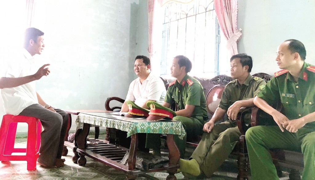 Chính quyền địa phương thường xuyên tuyên truyền pháp luật và lắng nghe tâm tư của đồng bào công giáo ở xã Lạc An, huyện Bắc Tân Uyên.