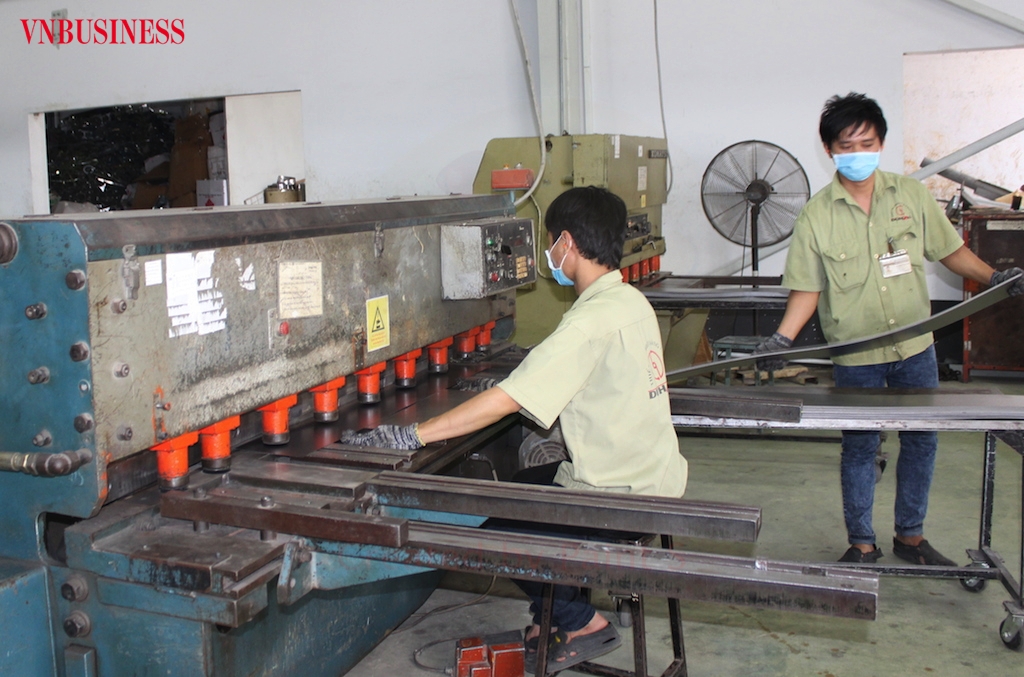 Giãn cách xã hội trong 15 ngày ở TP.HCM (từ ngày 31/5) tiếp tục là “phép thử” cho sức trụ vững của các DN vừa và nhỏ ở thành phố này.