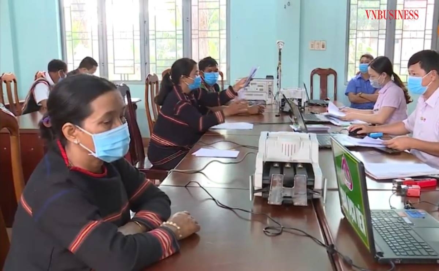 Vốn tín dụng chính sách xã hội góp phần giúp đồng bào DTTS phát triển sản xuất, nâng cao đời sống và thoát nghèo.