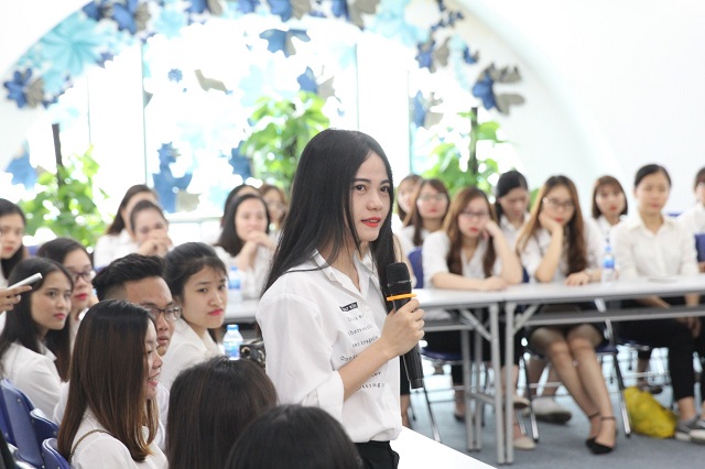 Một chương trình đào tạo thực tế và tham quan ngân hàng của các sinh viên tại NCB