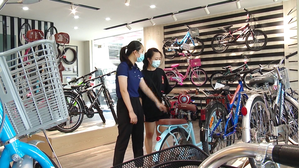 Nhu cầu mua xe đạp tăng mạnh kể từ khi dịch Covid-19 bùng phát. (Ảnh: TH)