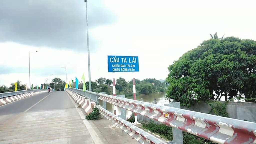 Cầu Tà Lài được xây dựng kiên cố giúp thay đổi cuộc sống bà con dân tộc thiểu số người Châu Mạ.