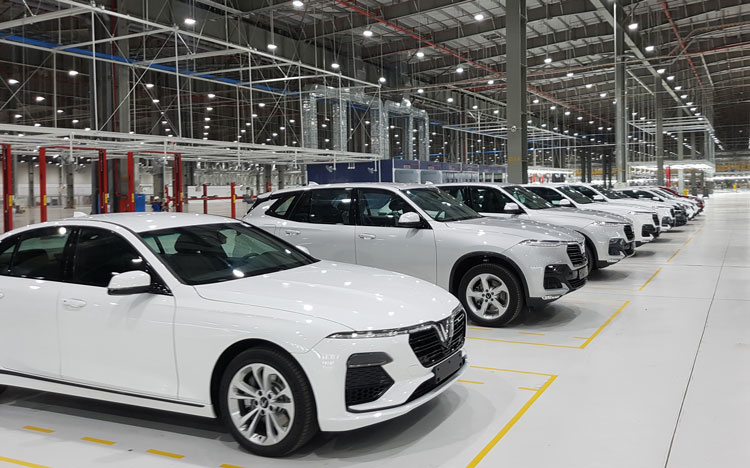 Trong tháng 5, doanh số ô tô bán ra trên thị trường giảm gần 4.500 chiếc so với tháng trước.