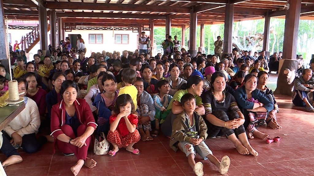 Bà con giáo dân trên địa bàn xã Ayun, huyện Mang Yang (Gia Lai) tham gia các buổi tuyên truyền, phổ biến pháp luật.