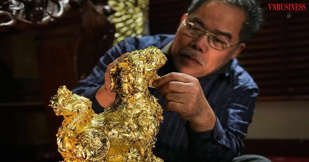 Sản phẩm của Nghệ nhân Ưu tú Lê Bá Chung, Giám đốc HTX Công nghiệp quỳ vàng Kiêu Kỵ.