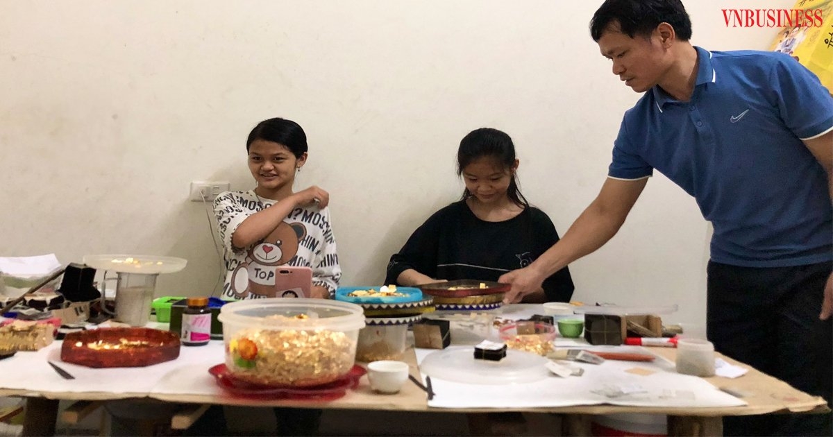 HTX đặc biệt chú trọng công tác đào tạo nghề cho thế hệ trẻ, góp phần tạo việc làm ổn định, nâng cao thu nhập, lưu giữ nét truyền thống không bị mai một.