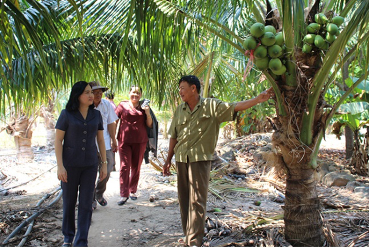 Thành công trong công tác giảm nghèo là kết quả sự đồng hành của cả chính quyền và người dân địa phương.