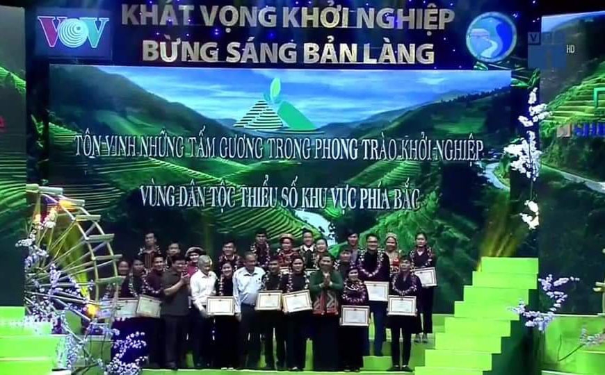 HTX thanh niên Lâm Thượng cùng nhiều HTX, doanh nghiệp tỉnh Yên Bái vinh dự được lãnh đạo Đảng, Nhà nước trao tặng bằng khen “Đã có thành tích tiêu biểu trong phong trào thanh niên khởi nghiệp ở vùng dân tộc thiểu số khu vực phía Bắc năm 2018.