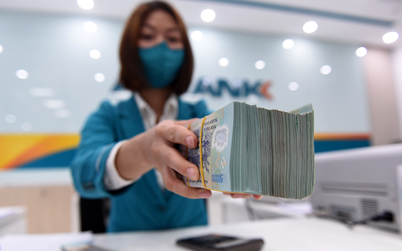 VnDirect dự báo lãi suất tiết kiệm sẽ tăng nhẹ 25-30 điểm cơ bản trong nửa cuối năm 2021.