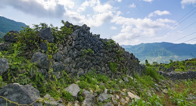 Một góc di tích thành Vàng Lồng còn sót lại ngày nay (Ảnh: TL).