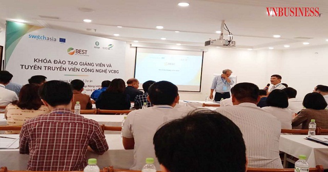 Lớp tập huấn cho các HTX, trong đó có các HTX của đồng bào người Mông