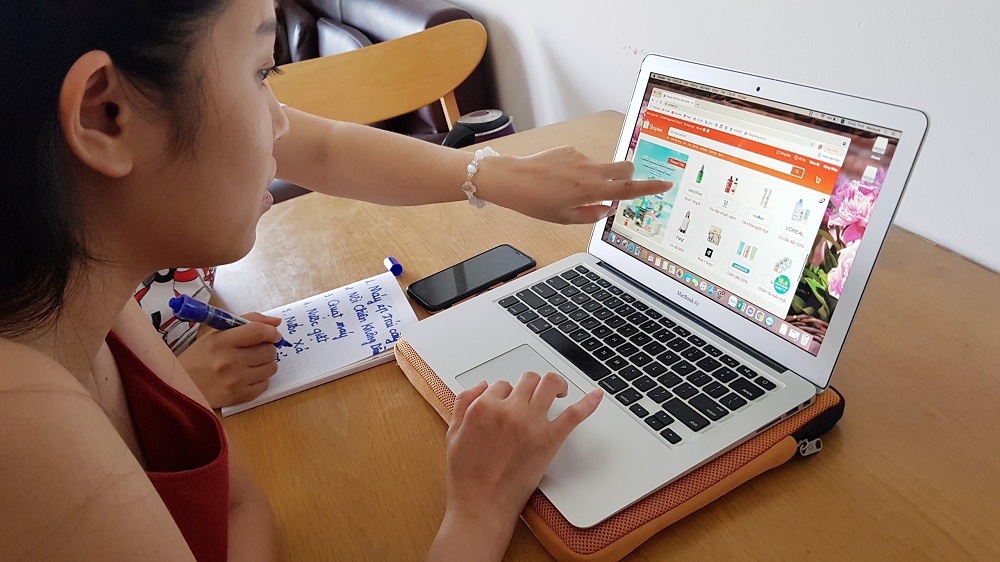 Cẩn thận trọng khi mua hàng online để tránh bị lừa.