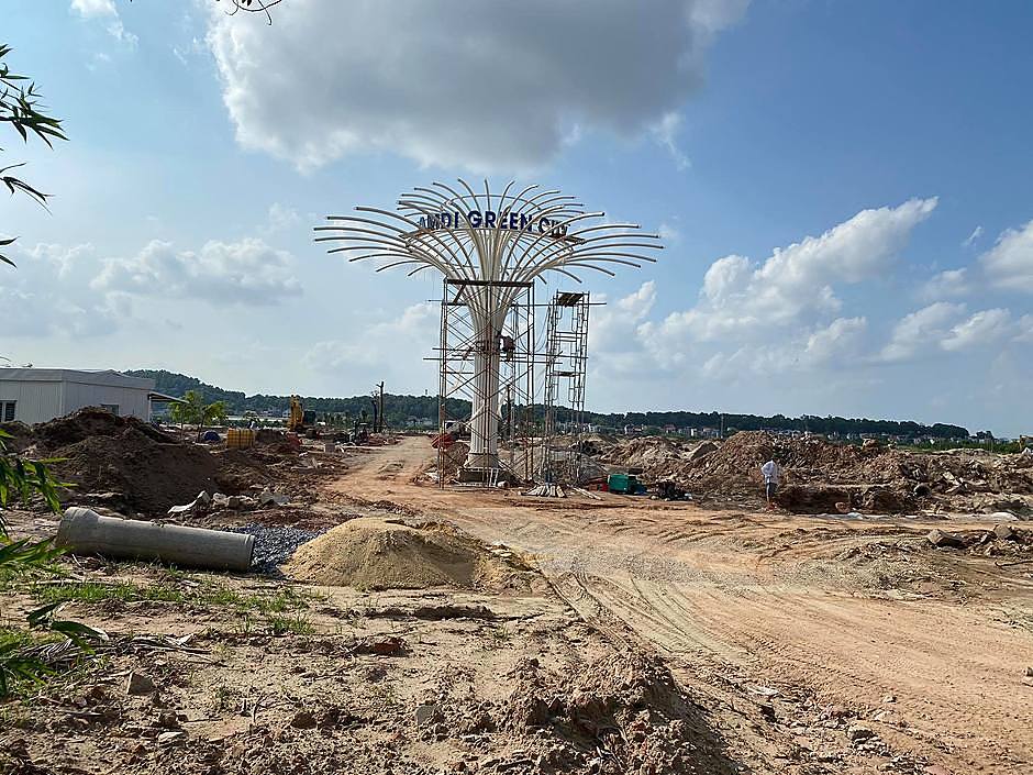 Hiện đất nền tại Bắc Ninh tăng nhẹ so với hồi sốt đất đầu năm, đơn cử một dự án mới đang triển khai san lấp mặt bằng giá đã từ 22-26 triệu đồng/m2 tùy vị trí .