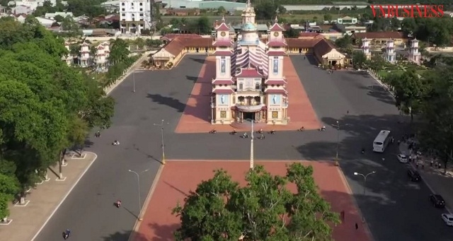 Tòa thánh Tây Ninh là một điểm đến hấp dẫn của du khách thập phương.