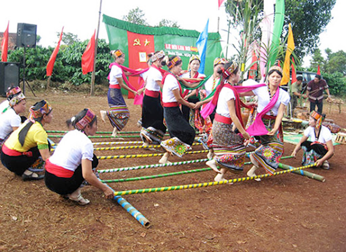 Nông thôn mới đang cải thiện cả về vật chất và tinh thần của người dân Cư M'gar.