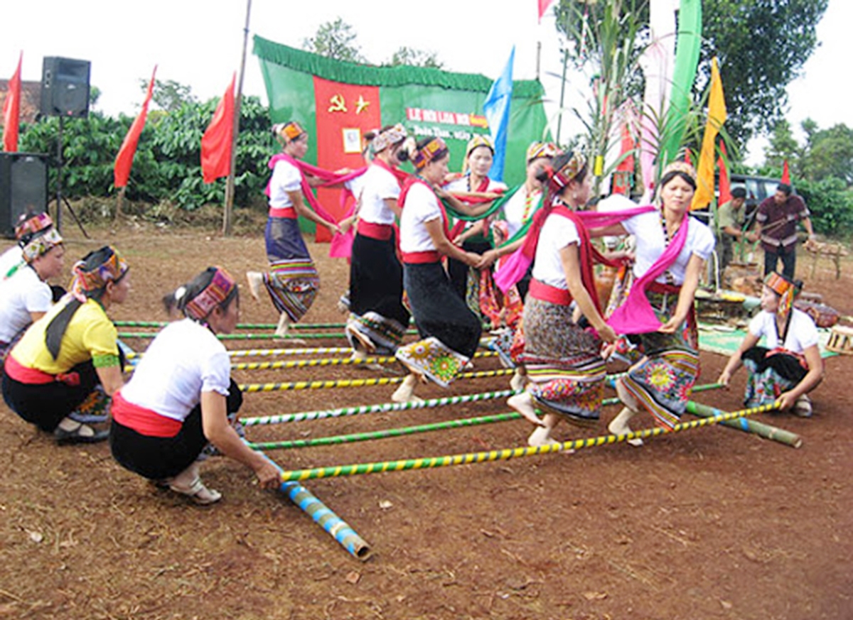 Nông thôn mới đang cải thiện cả về vật chất và tinh thần của người dân Cư Mgar.