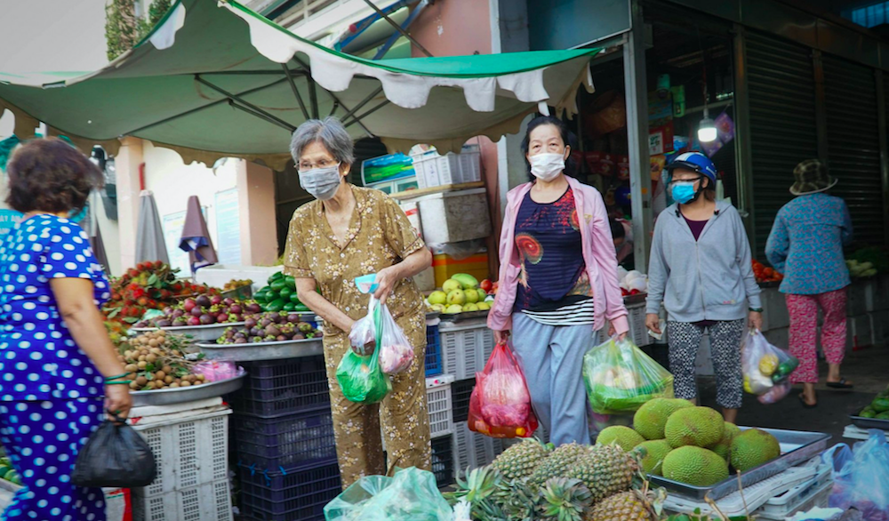 Việc mở cửa chợ truyền thống ở TP.HCM là giải pháp cần thiết để đảm bảo nguồn cung hàng hóa.