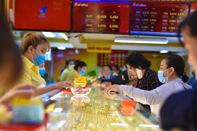 Giá vàng SJC cao hơn giá vàng thế giới 7,07 triệu đồng/lượng.