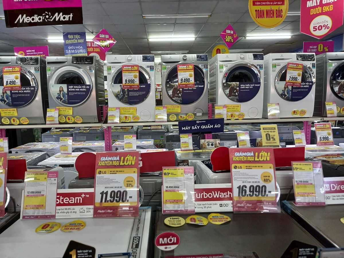 Máy giặt giảm giá mạnh tại siêu thị MediaMart.