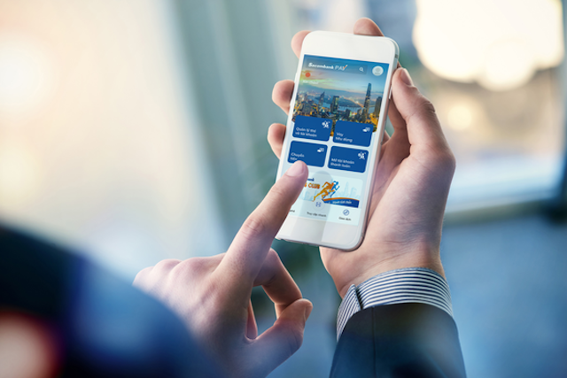 Các ngân hàng đang đầu tư mạnh cho các giao dịch thanh toán không tiếp xúc, xu thế này thực sự bùng nổ khi đại dịch Covid-19 xảy ra.
