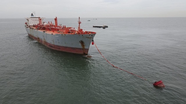 Tàu kho nổi Viet Dragon 68 tại khu neo Hải Hà – Diêm Điền – Thái Bình.