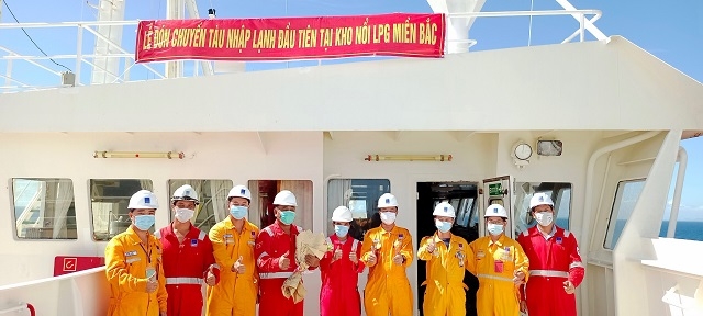 Lễ đón chuyến tàu nhập lạnh đầu tiên tại kho nổi LPG miền Bắc.