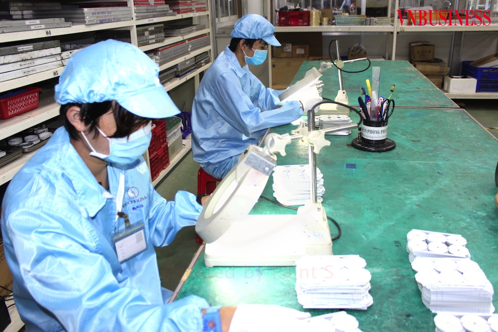 Để duy trì sản xuất giữa thế khó trong “vùng dịch”, nhiều DN đang áp dụng phương thức “3 tại chỗ”.