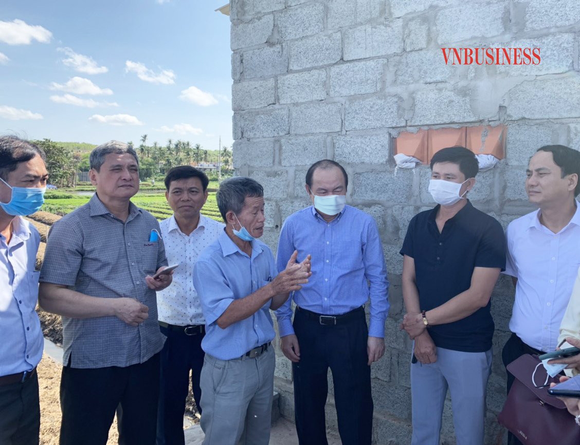 Lãnh đạo Liên minh HTX Việt Nam khảo sát thực địa HTX rau Phú Long.