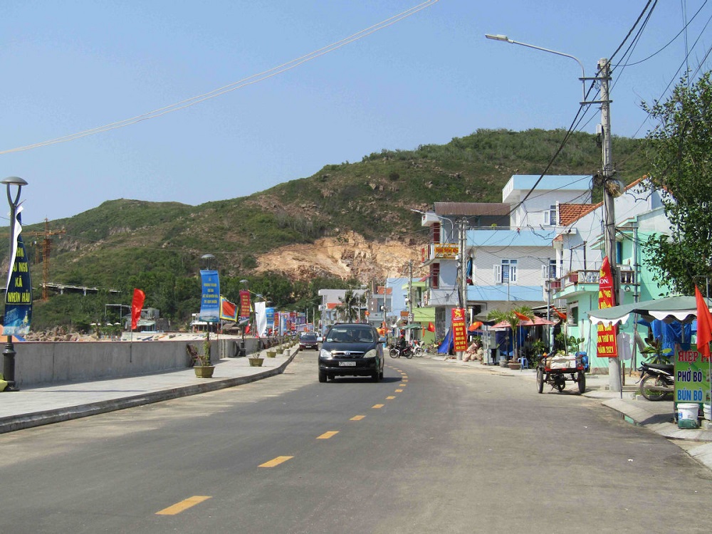 Nhơn Hải sạch đẹp nhờ phát triển mô hình HTX vệ sinh môi trường.