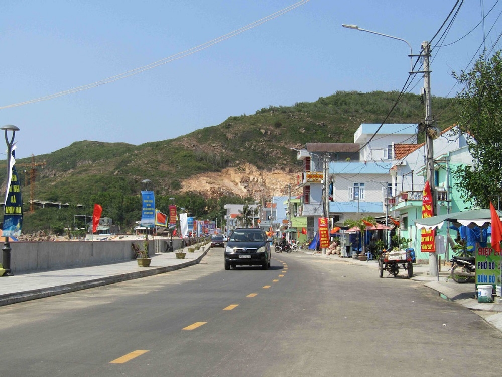 Nhơn Hải sạch đẹp nhờ phát triển mô hình HTX vệ sinh môi trường.