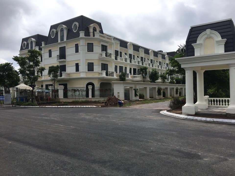 Mặc dù giá BĐS tăng nhưng thanh khoản kém, chuyên gia cho rằng nếu vài ba tháng nữa chưa kiểm soát được dịch sẽ là thời điểm nhà đầu tư mới mua vào.