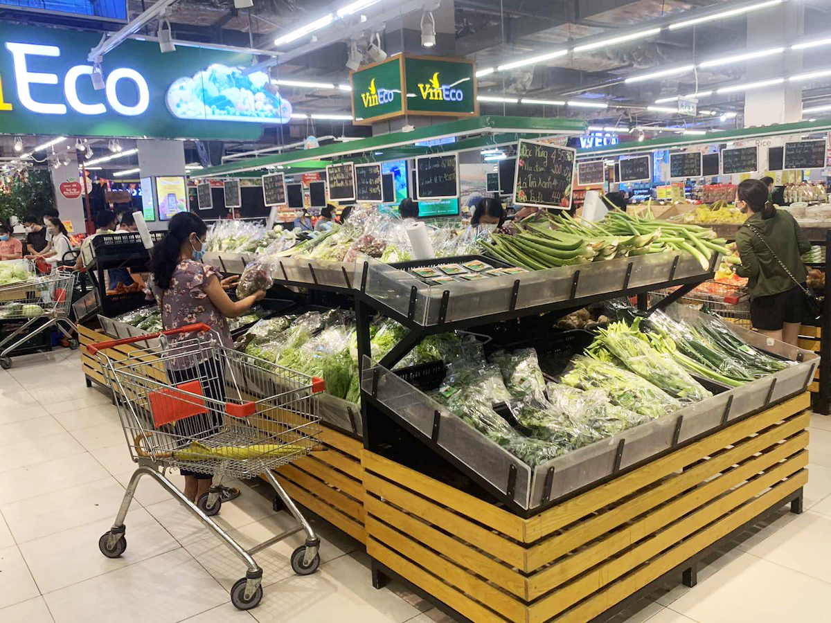 Các doanh nghiệp bán lẻ tăng lượng hàng hóa dự trữ, sẵn sàng đáp ứng cho nhu cầu mua sắm của người dân.