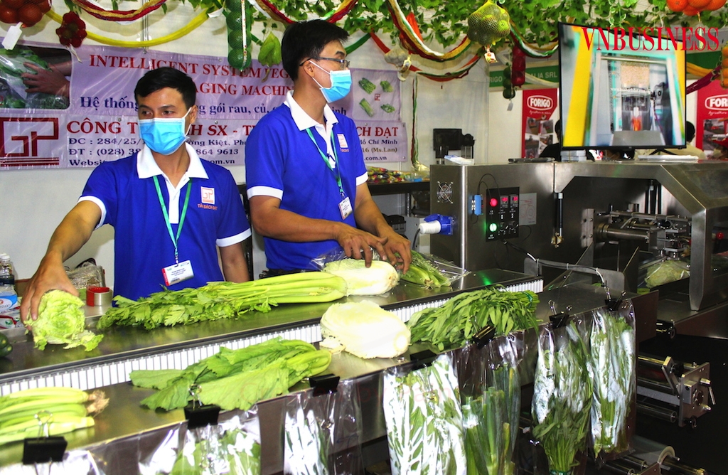 Các DN thực phẩm ở Tp.HCM đang đối mặt áp lực lớn để duy trì sản xuất nếu phát sinh các ca “F0”.