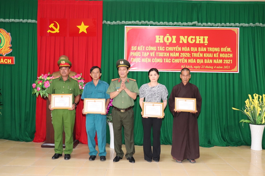 Mô hình “Phật tử tham gia phòng, chống tội phạm và bảo đảm an ninh trật tự” xã Thới An Hội (huyện Kế Sách) được Công an tỉnh Sóc Trăng đánh giá cao.
