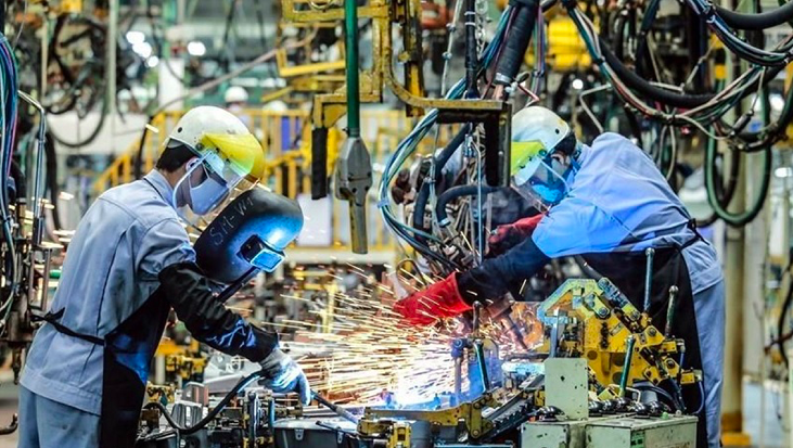 Theo kịch bản cơ sở, nếu dịch bệnh được kiểm soát vào cuối quý III/2021, tăng trưởng kinh tế cả năm được dự báo ở mức từ 4,5 - 5,1%.