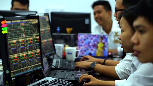 Nhà đầu tư cá nhân chiếm tới 83% giá trị giao dịch chứng khoán/phiên.