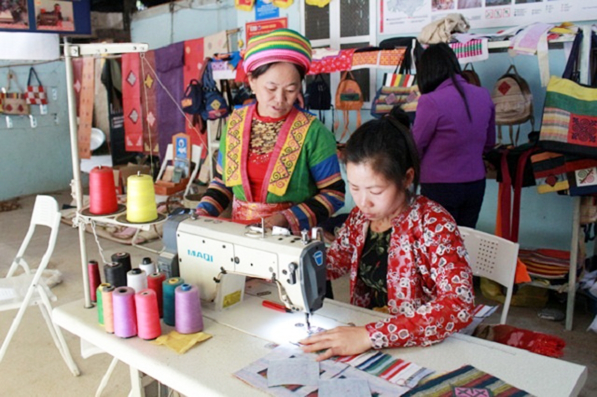 Việc bảo tồn các nghề truyền thống sẽ tiếp tục được huyện Quản Bạ thúc đẩy với nhiều giải pháp đồng bộ.